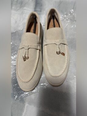 Classic Women’s Suede Tassel Loafers — Cream